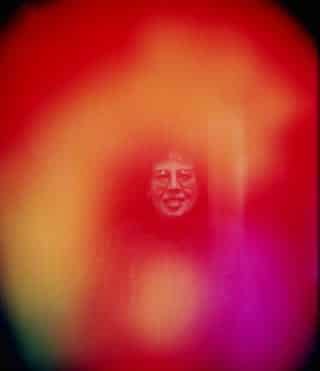 El aura se capta con una cámara especial llamada Kirlian.
