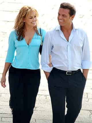 Luis Miguel, Miguelito y yo estamos unidos por el cordón, afirma Araceli Arámbula. (Archivo)