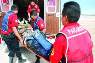 Los paramédicos atendieron en primera instancia a un trabajador que resultó lesionado, posteriormente lo llevaron al ISSSTE.