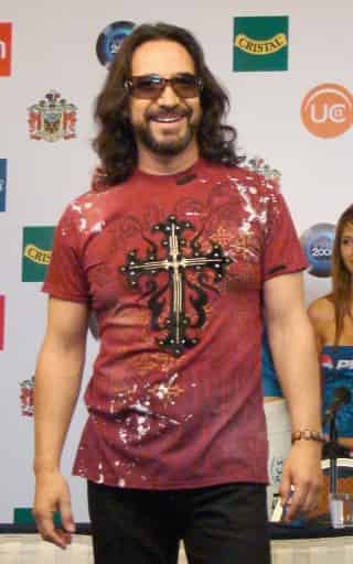 “El Buki” se llevó todos los premios del “Monstruo”. (Notimex)