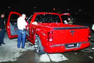 Desde varios ángulos le dispararon a la camioneta del duranguense. (Cortesía Noroeste)