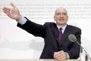 El presidente de la confederación helvética, Pascal Couchepin, dijo ayer que Suiza reconoce la independencia de Kosovo, con lo que se suma a los países, entre ellos Estados Unidos y los principales de Europa, excepto España, que ya han reconocido al nuevo Estado. (EFE)