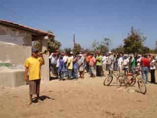 Los internos trabajan en labores de carpintería, agricultura, ganadería, porcicultura, acuacultura, apicultura, actividades manuales y pesca.