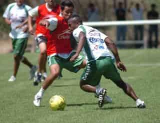 Santos Laguna continuó ayer su preparación con miras al partido que sostendrá contra Morelia el próximo sábado a las 19:00 horas en el Estadio Morelos, donde en su visita anterior ganó a Monarcas por 2-0. (Archivo)