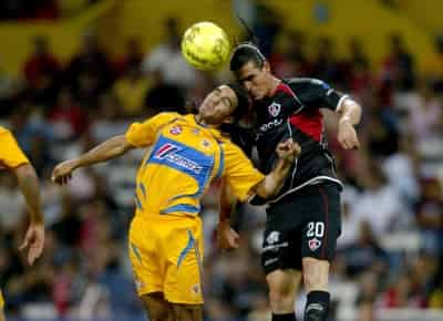 Atlas se impone 1-0 a Tigres de la UANL, que no se quiere salvar, en intenso partido que cerró la actividad sabatina de la fecha 15. (Jam Media)