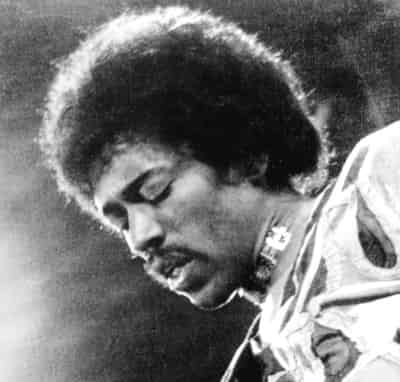 Hendrix, quien encabezó el famoso festival de Woodstock en 1969, murió de una sobredosis de drogas. (AP)