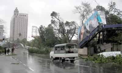 Tras el paso del ciclón Nargis, que llegó a alcanzar los 192 kilómetros por hora, las autoridades declararon cinco áreas en estado de emergencia en Myanmar. (EFE)