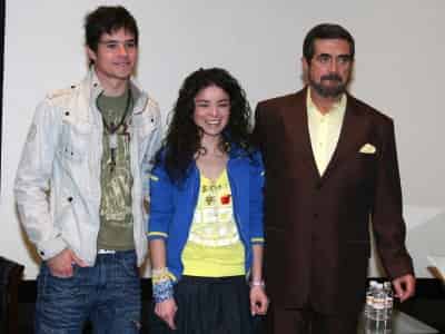 Eleazar González, Violeta Isfel y Manuel “Flaco” Ibáñez durante el lanzamiento de la campaña social de Las Tontas no van al Cielo. (El Universal)