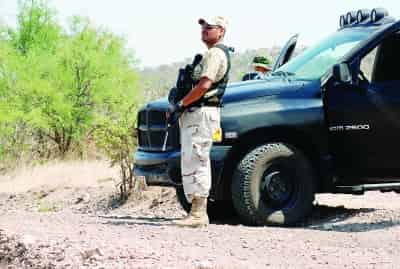 El reclamo de las corporaciones estatales y municipales es porque dicen estar peleando una guerra que les corresponde a los federales.