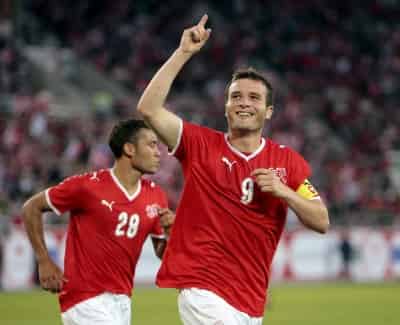 La selección de Suiza buscará iniciar con el pie derecho cuando mida fuerzas con la República Checa, en el partido inaugural de la Eurocopa 2008. (EFE)