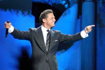 Luis Miguel y el ex beisbolista Sammy Sosa, pasaron una noche de parranda en una discoteca del sur de Florida en la que gastaron unos 50 mil dólares.