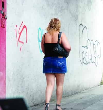La presencia de las sexoservidoras en Sombrerete causa escándalo en la ciudadanía, dada la religiosidad del pueblo. | Sebastián Gallegos|