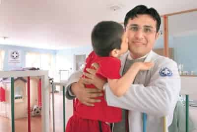 ALTOS ÍNDICES
'Aunque estadísticas oficiales dicen que 17% de la población infantil está afectada por algún grado de
desnutrición, podemos asegurar que la cifra es de 45%'. NAPOLEÓN LÓPEZ ROJAS, DIRECTOR MÉDICO DE LA
CRUZ BLANCA NEUTRAL