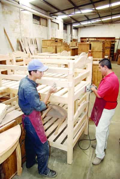 Los fabricantes muebleros tienen la posibilidad de modernizar sus procesos mediante nueva tecnología.