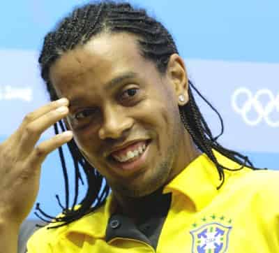 Ronaldinho se declaró en buenas condiciones para el torneo olímpico, pese a no tener actividad regular en los últimos cinco meses. (AP)