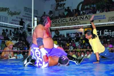 El Tackle, lagunero que buscará esta noche ante Tonina Jackson Junior el cetro mundial de peso completo de la Federación Internacional de Lucha Libre (FILL).