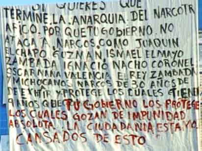 Mensajes similares son los que pusieron en Sabinas y Nueva Rosita. Mientras que en Acuña, donde había dos mantas y una en Saltillo, exigen: 'Aliados dejen de proteger al Chapo, Nacho, Dulce, El Quique, Aliados de Sonora, y Generales que dan protección al Chapo. (El Universal)