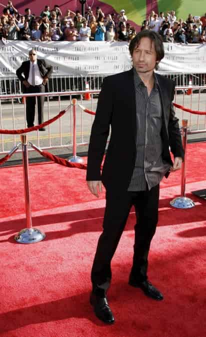 Reconoce David Duchovny addición al sexo