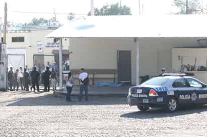 Desconocidos asesinan a balazos a una persona en el interior de una central de autobuses foráneos ubicada en la Avenida Guerreros y calle Ángel Flores. (El Universal)