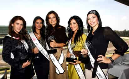 Mariana González, de Nuevo León; Perla Beltrán, de Sinaloa; Ana Catherina Castrejón, de Querétaro; Nadia Ramos, de Baja California Norte, y Laura Zúñiga, de Sinaloa, finalistas de Nuestra Belleza México.
