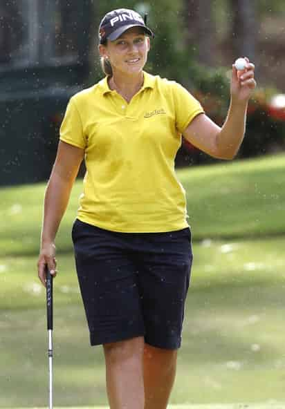 Angela Stanford terminó ayer la tercera ronda a la cabeza en el torneo de la LPGA. (AP)