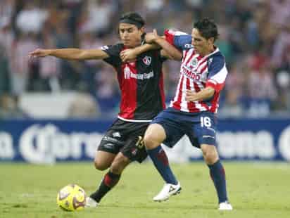 Guadalajara quedó listo para enfrentar el próximo fin de semana a su acérrimo rival, América, al ganar anoche el clásico tapatío, por 1-0 al local Atlas.
(Jam Media)