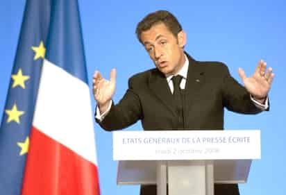 Sarkozy está impulsando una cumbre global sobre la crisis, ya que, asegura, es necesario reestructurar el capitalismo para adaptarlo a una nueva era. (AP)