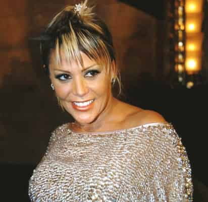 El rockero Enrique Guzmán afirmó que su hija Alejandra Gusmán pudo haber cantado para narcos. (Archivo)