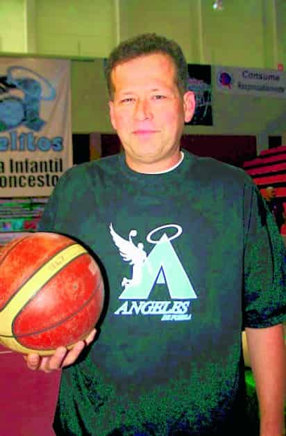 El entrenador venezolano Jorge Arrieta, tomó
el control de los Ángeles de Puebla, siguiente rival
del conjunto lagunero en el basquetbol mexicano.
(Cortesía LNBP)