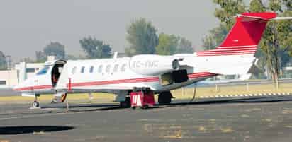 La aeronave en la que perdió la vida el secretario de Gobernación es un jet ejecutivo de la Secretaría de Gobernación, tipo Learjet, matrícula XC-VMC, con capacidad para 10 personas. (Agencia Reforma)