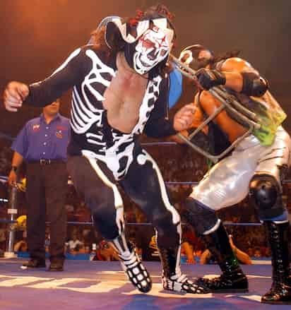 La Parka participará en la lucha estrella de la función de pasado mañana viernes en la Plaza de Toros Torreón, junto con otras grandes figuras de la Lucha Libre AAA. (Jam Media)
