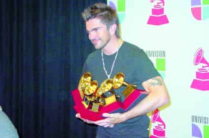 Juanes sigue con su racha triunfadora, y ahora va por el megáfono dorado en la categoría de Mejor Álbum Pop Latino, donde compite contra Luis Miguel, Luis Fonsi, Jorge Drexler y Tommy Torres.