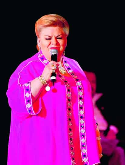 Paquita la del Barrio y Márgara Francisca deleitaron a la concurrencia en el Teatro Blanquita. (Fotografías de Notimex)