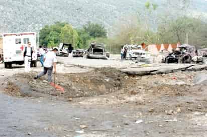 La explosión de un vehículo que transportaba material explosivo el 9 de septiembre de 2007, en el municipio de Nadadores, Coahuila; cobró la vida de 28 personas y más de 135 personas resultaron heridas. (Archivo)