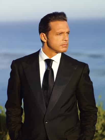 Luis Miguel trae a México su gira Cómplices 2009, con 32 conciertos.