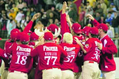 Venados de Mazatlán se llevó el galardón de la LMP en su	 temporada 2008-09, tras ganar anoche por pizarra de 3-2 a 	Cañeros de Los Mochis y apuntarse la serie final por barrida de 	4-0. (Jam Media)
