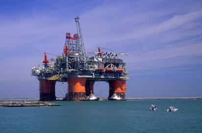 Reclamo. La Coalición Petrolera Independiente reclama al sindicato de Pemex la entrega de 10 mil millones de pesos generados como reserva matemática de un seguro de vida. ARCHIVO