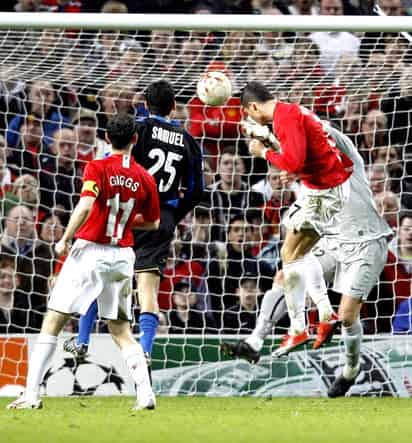 En Old Trafford, los Diablos Rojos de Manchester United se deshicieron 2-0 del Inter de Milán, que nuevamente se fue con más pena que gloria en el plano internacional. (AP)