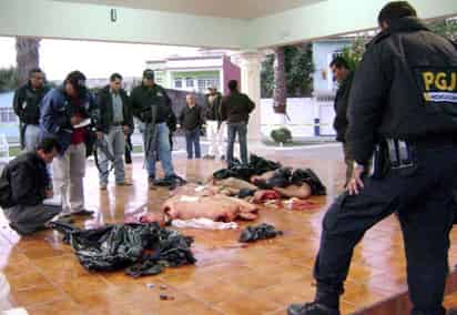 Macabro hallazgo. Las víctimas decapitadas y mutiladas fueron encontradas en las inmediaciones de la comunidad de Zumpimito, del Municipio de Uruapan.