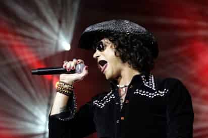 Con lujo. Enrique Bunbury finalizó su gira Hellville De Luxe Tour 2009 por la República Mexicana. ARCHIVO