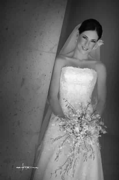 Srita. Verónica Zertuche Grageda el día que contrajo matrimonio con el Sr. Jorge Jalife Sánchez.- Maqueda Fotografía