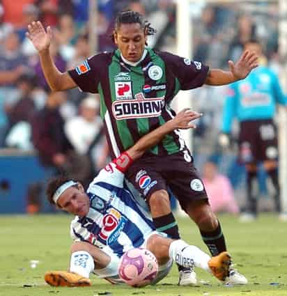 El jugador espera que esta vez pueda ganarse la titularidad en el equipo para contribuir con su futbol a que el cuadro lagunero vuelva a los primeros lugares del futbol mexicano.