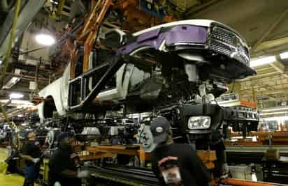 Reactivación. La automotriz Chrysler anunció la reanudación de actividades de siete plantas ensambladoras que estaban en paro técnico. AP