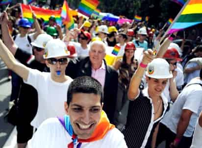 Orgullo Gay es una serie de eventos que cada año los colectivos homosexuales celebran de forma pública para instar por la tolerancia y la igualdad.