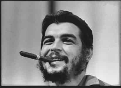 Los asistentes. Muchos asistentes se sorprendieron ante la indiferencia del público por las imágenes del mítico líder revolucionario, lo que tomaron como aspectos sin importancia en el evento.