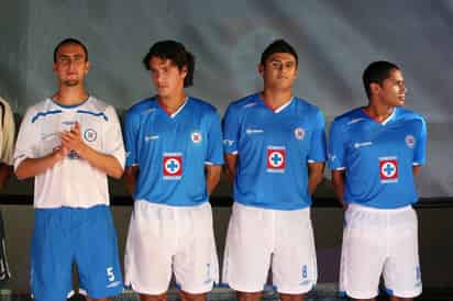 En el marco de la presentación del nuevo uniforme, directiva, cuerpo técnico y jugadores de la Máquina dejaron claro que no queda de otra más que ganar. (El Universal)