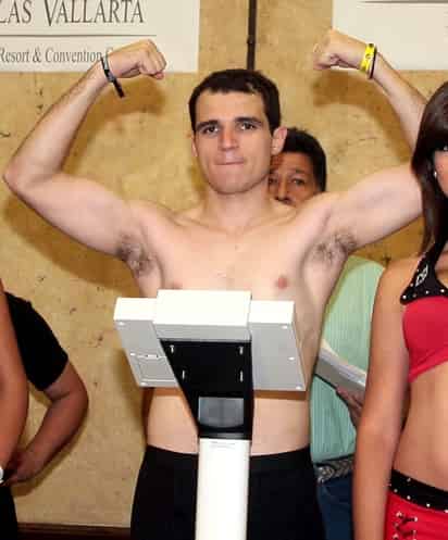 Luego de luchar por su vida en una sala de terapia intensiva, falleció el boxeador Marco 'El Texano' Nazareth, de 23 años, tras ser operado en la parte del cerebro que fue dañada por golpes en un combate. (NOTIMEX)