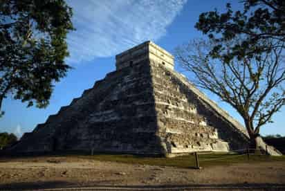 La pirámide, presumiblemente obra de la cultura teotihuacana -que floreció en la región del 300 al 850 d.C.-, lejos está de ser un monolito. (Archivo)