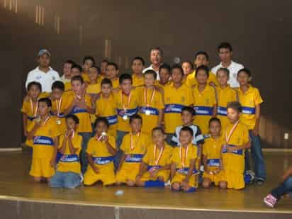 La Academia de Futbol Tigres Cemex-Torreón tomó parte en Torneo Inter Academias Cemex 2009,  donde se midieron a representativos de otras 15 ciudades mexicanas. (Fotografía de Joel Flores)