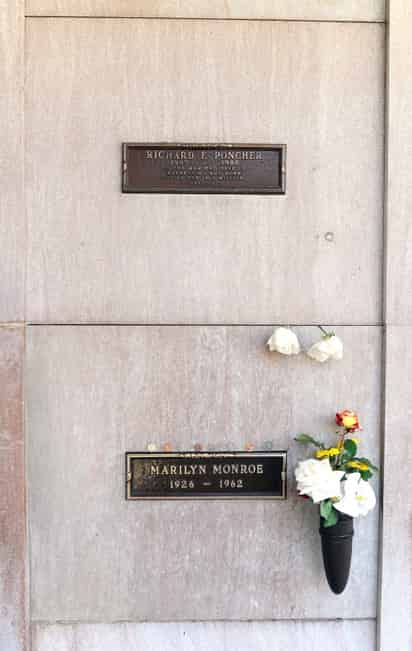 Pagan más de 4 mdd por tumba sobre la de Monroe